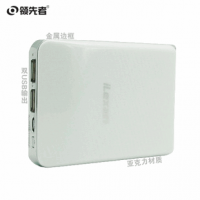 ilexan领先者LPS017 10400毫安大容量正品移动电源充电宝金属边框